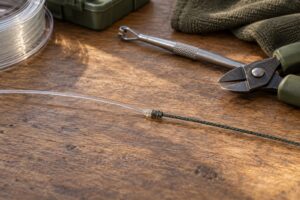 how to tie a fluorocarbon leader to braid